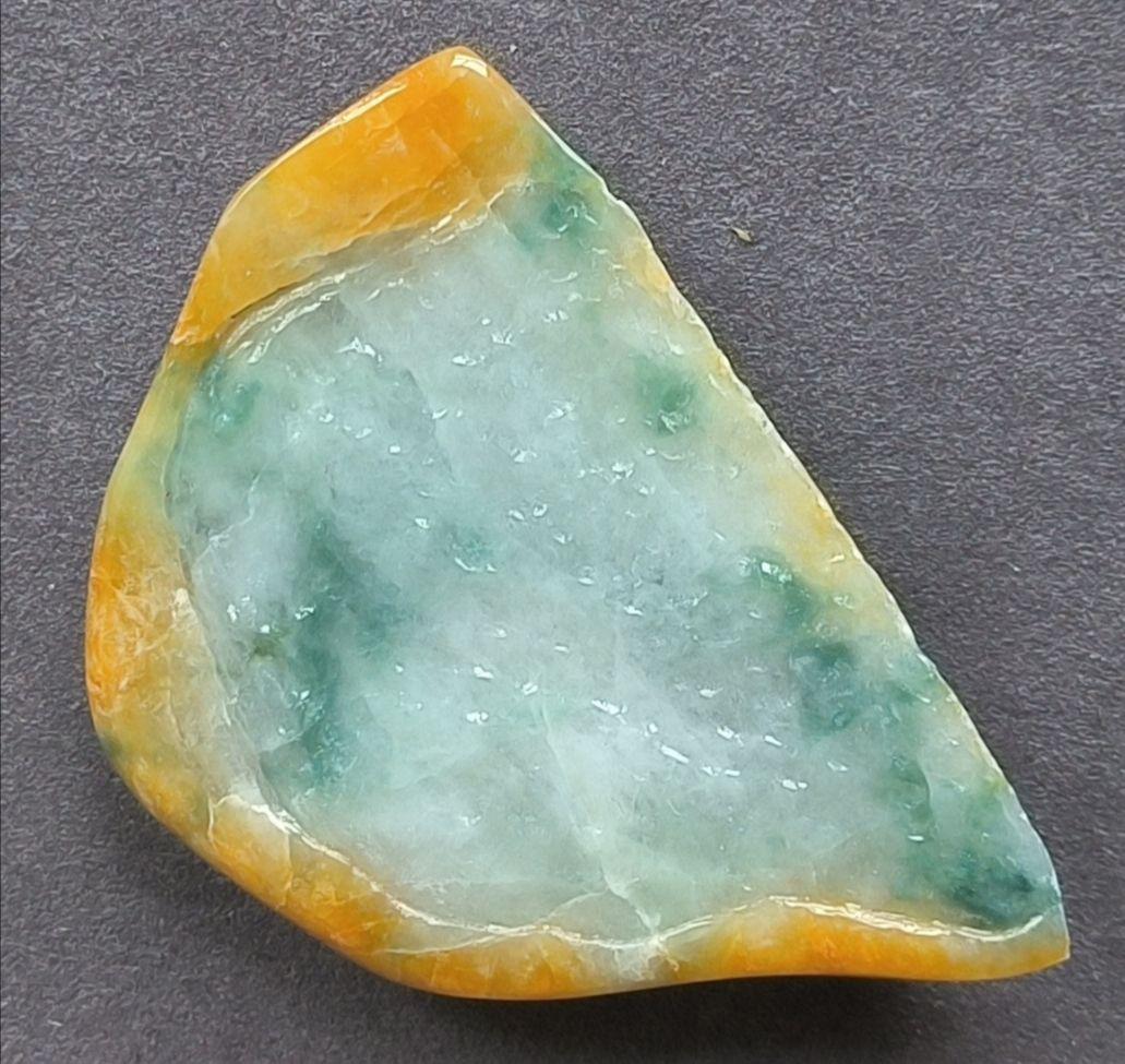 【貴重】ミャンマー産黄本翡翠（ジェダイト）の原石（71ｇ）