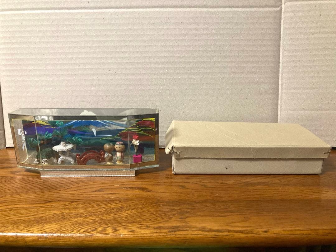 70年代 ビンテージ 庭園 富士山 灯篭 松 赤い橋 牡丹 カップル 夫婦 置物