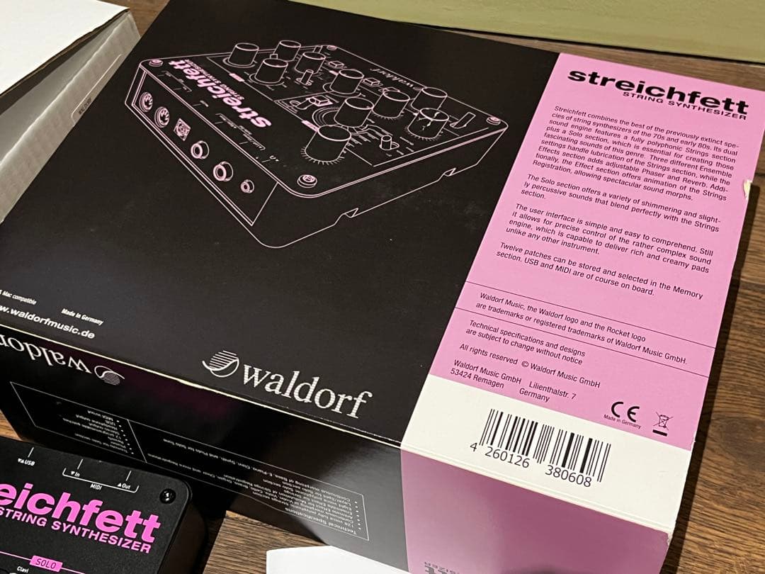 Waldorf Streichfett ストリングシンセサイザー