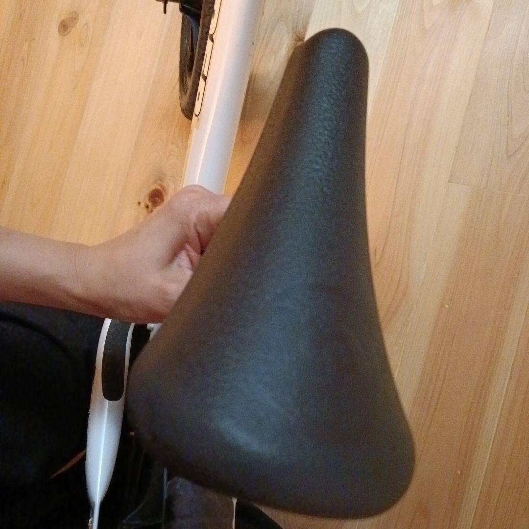 ストライダー　セーブザチルドレン 12インチ　ホワイト　限定モデル