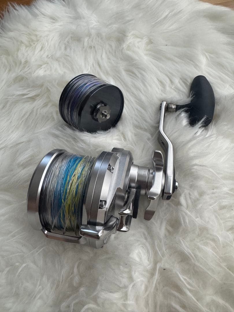 超美品シマノ　オシアジガー4000HGカスタム　替スプール付