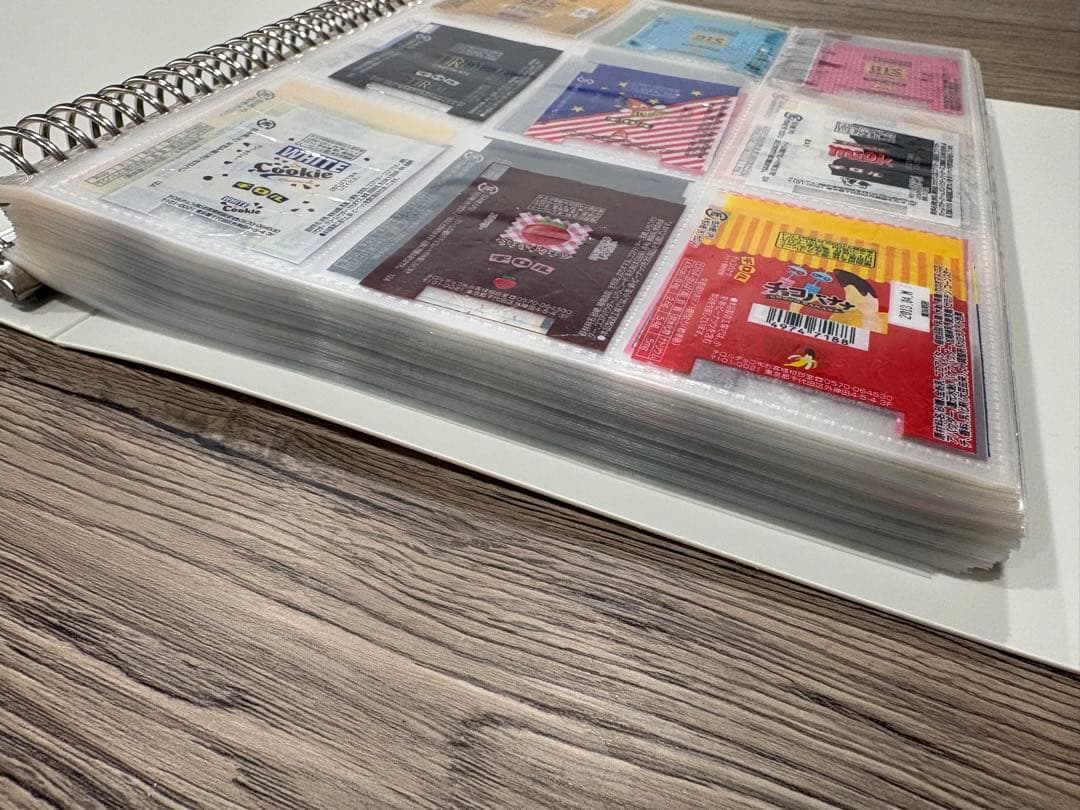 【貴重1,089枚 チロルチョコ包装紙コレクション】