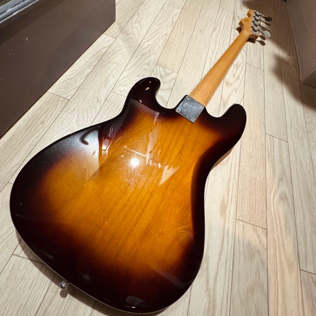 ベース SQUIER Classic Vibe '60s Precision Bass