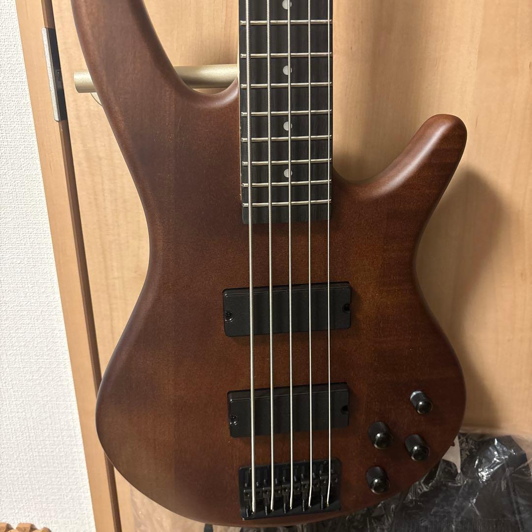 【新品同様】5弦ベース Ibanez GSR205B-WNF