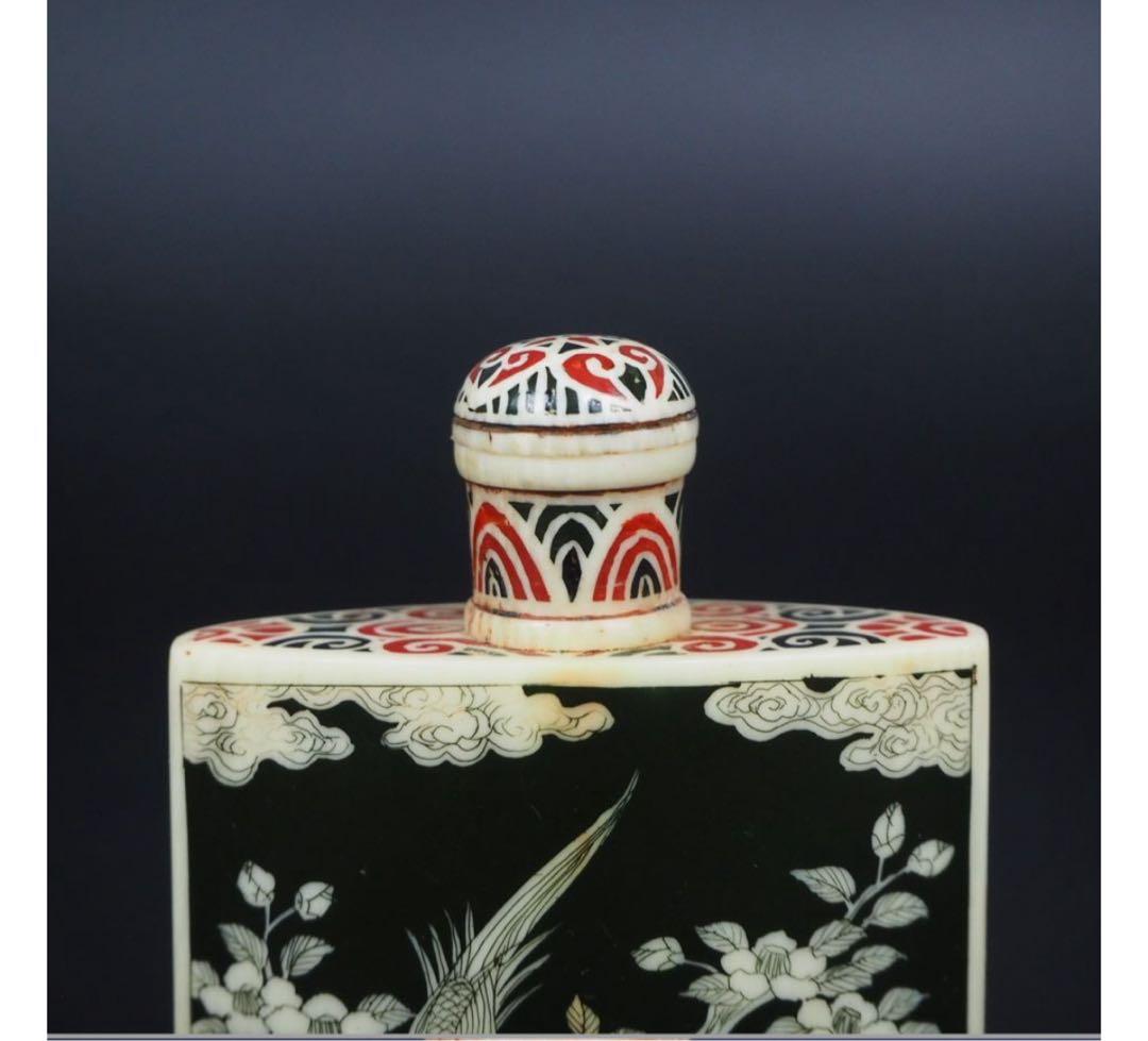 送料無料　『乾隆』款　細密彫　花鳥人物図鼻煙壺　72ｇ　中国古玩