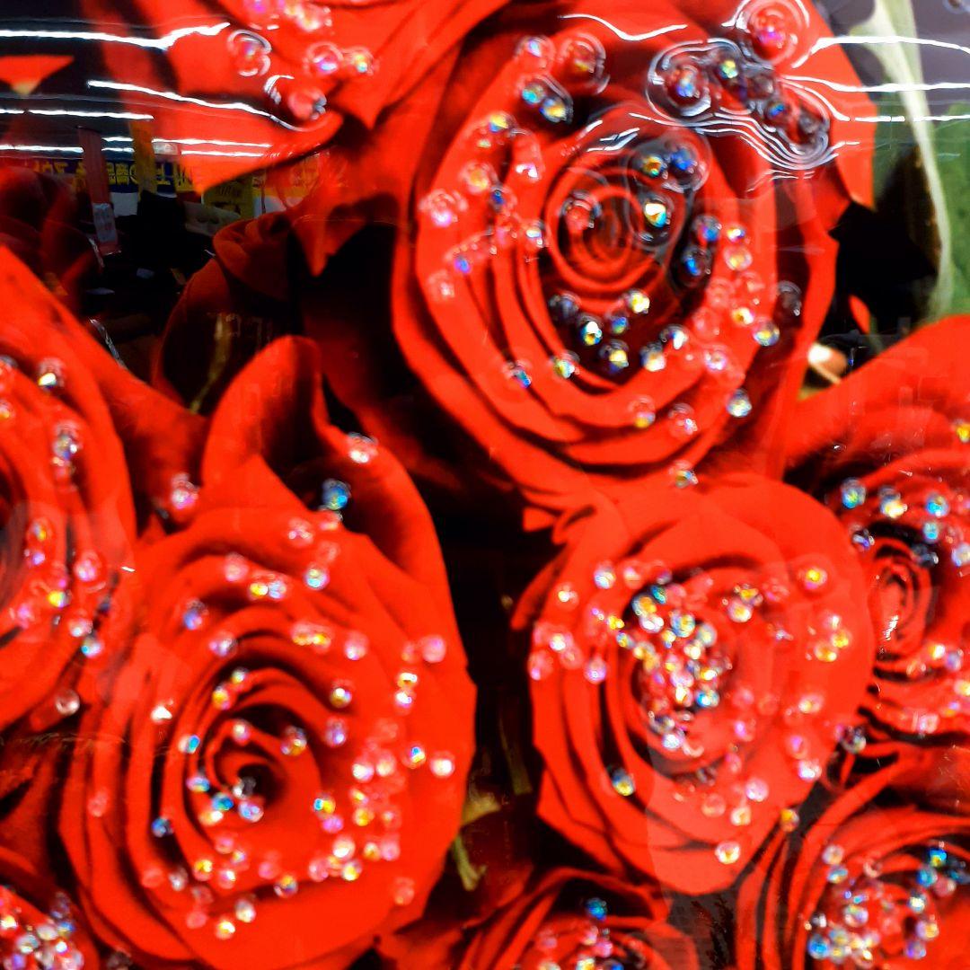 輸入雑貨　赤い薔薇　天然水晶石　クリスタルアート