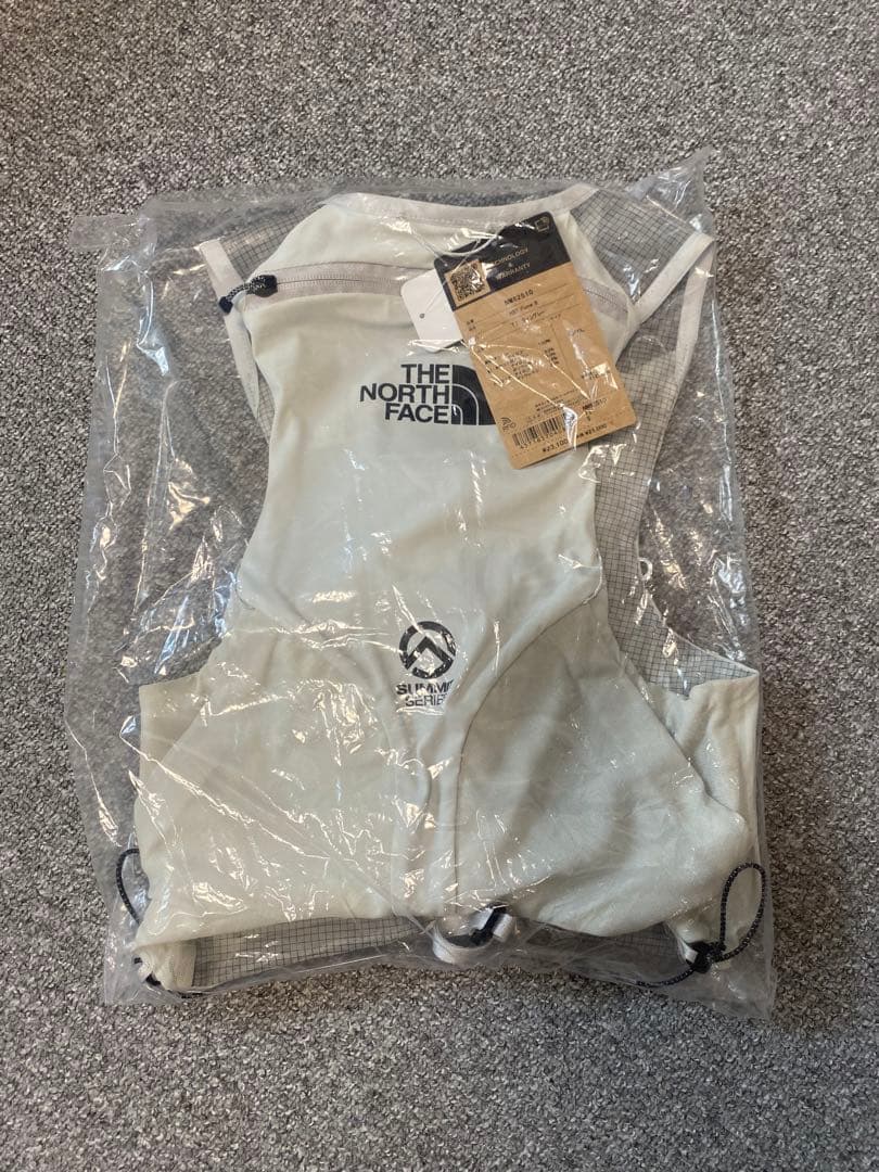 新品未使用 ノースフェイス ヒューム6 サイズS FUME6