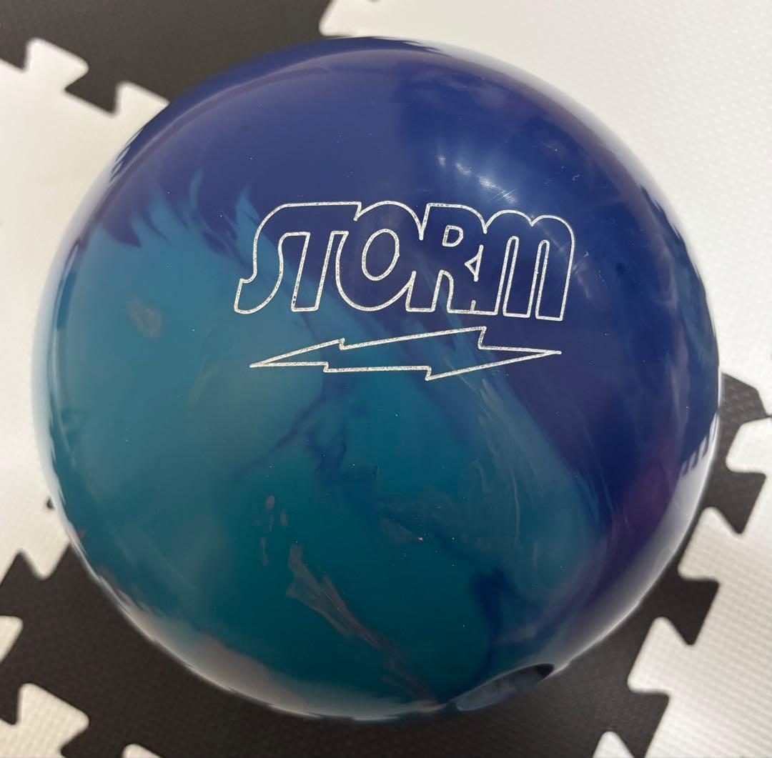 ストーム 初代 【アクシオム】ボウリングボール 15ポンド