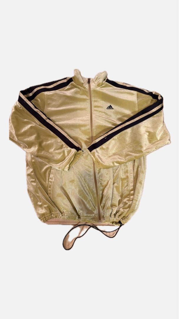 adidasベロアセットアップ