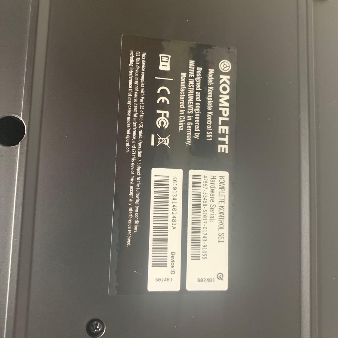 KOMPLETE KONTROL S61 MIDIキーボード MK1