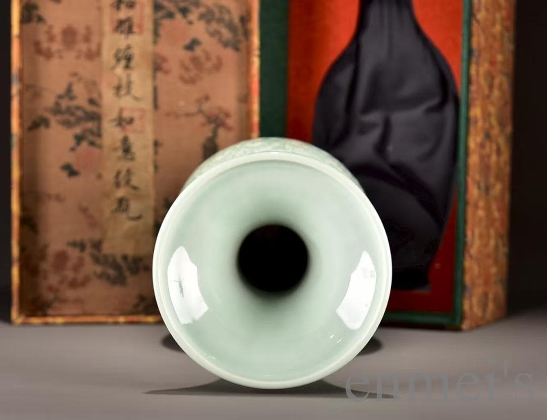 中国古美術 清・乾隆 粉青釉 纏枝如意紋 瓶 壺 花瓶 古陶磁 唐物 時代物