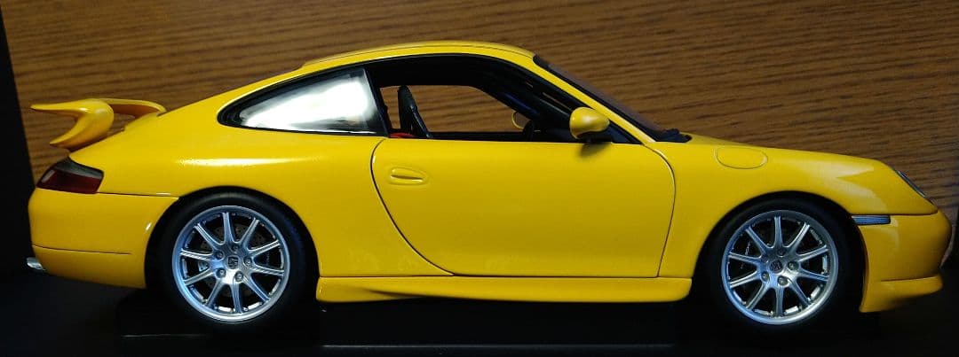 オートアート 1/18 ポルシェ911GT3(996) スピードイエロー