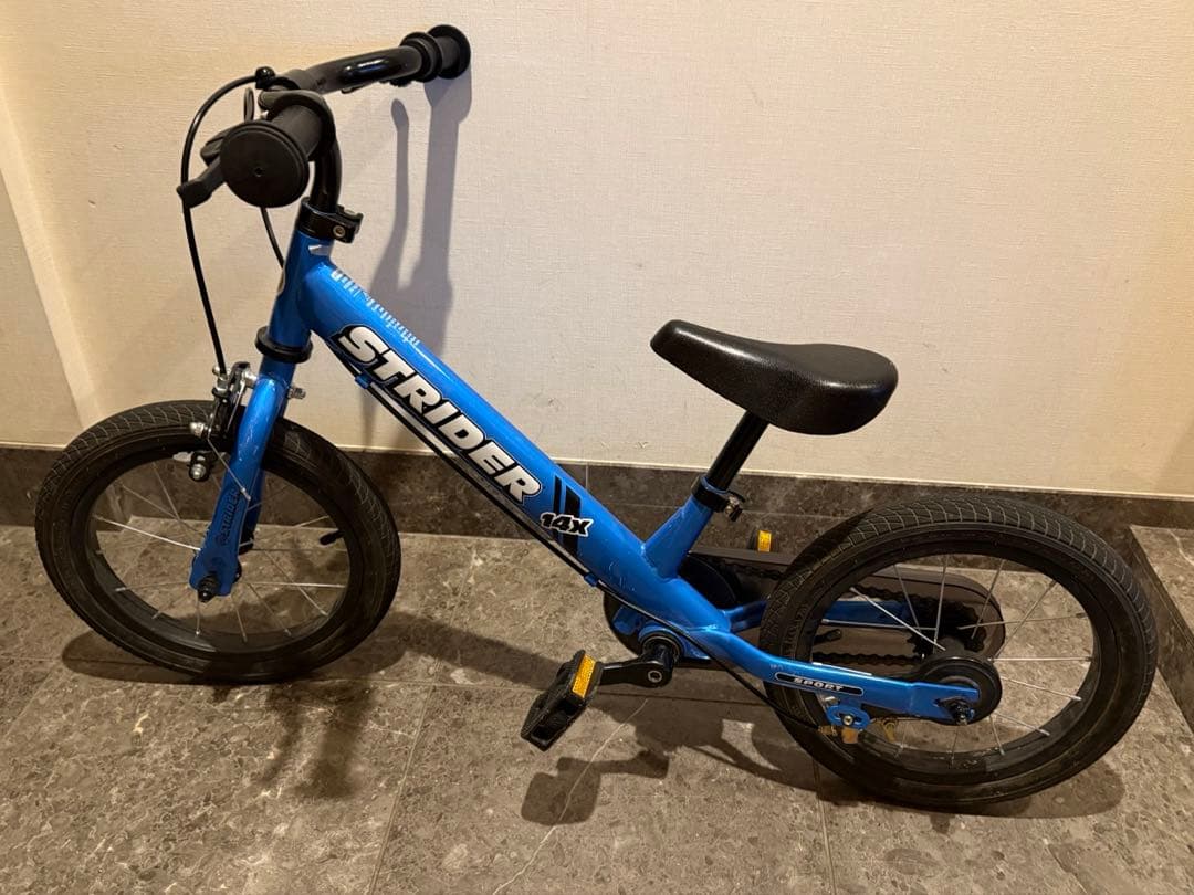 か*の様 STRIDER ストライダー 14X キッズバイク　ブルー
