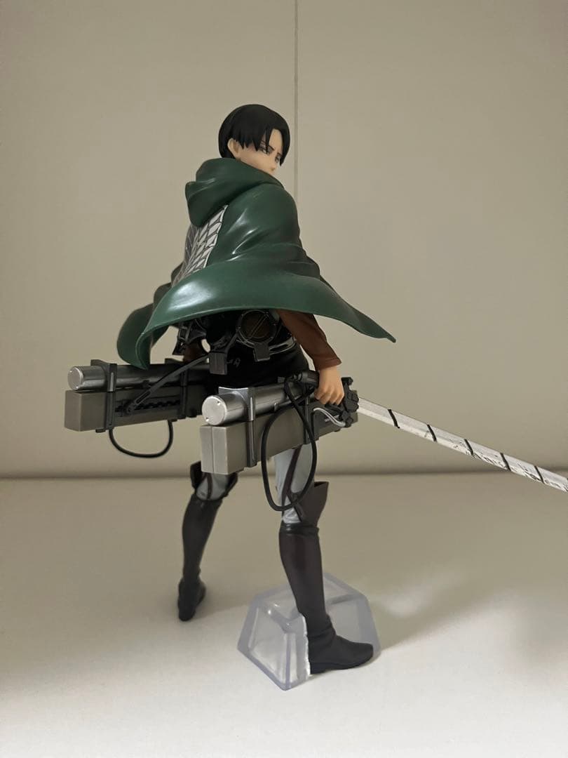 進撃の巨人 一番くじ 獣の巨人 リヴァイ