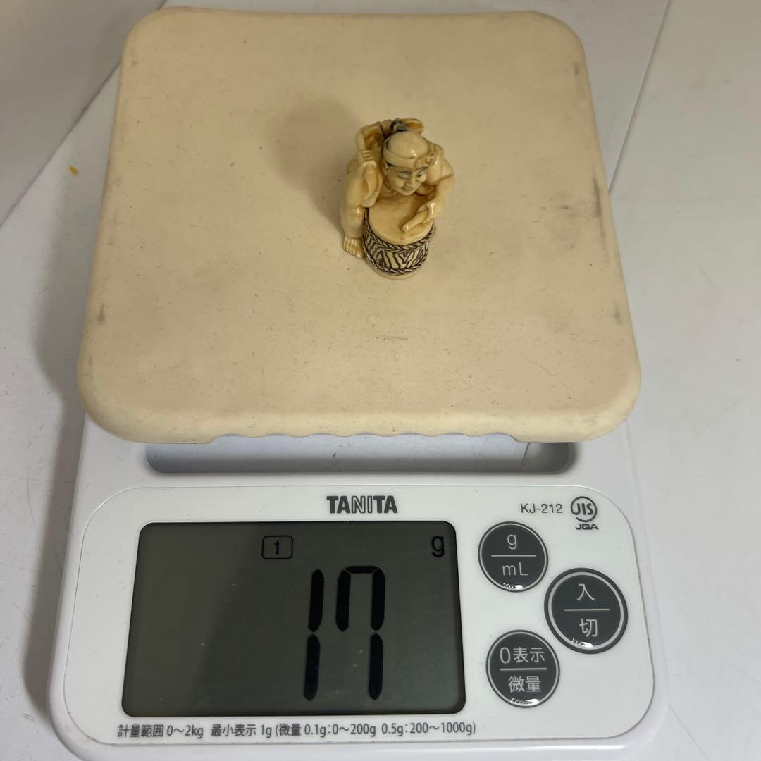 極上太鼓に人物根付　17g 東Y8-0203☆2Fトヒチ