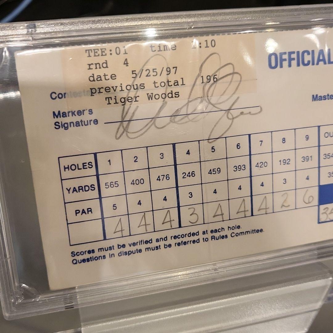 タイガーウッズ直筆サインスコアカード