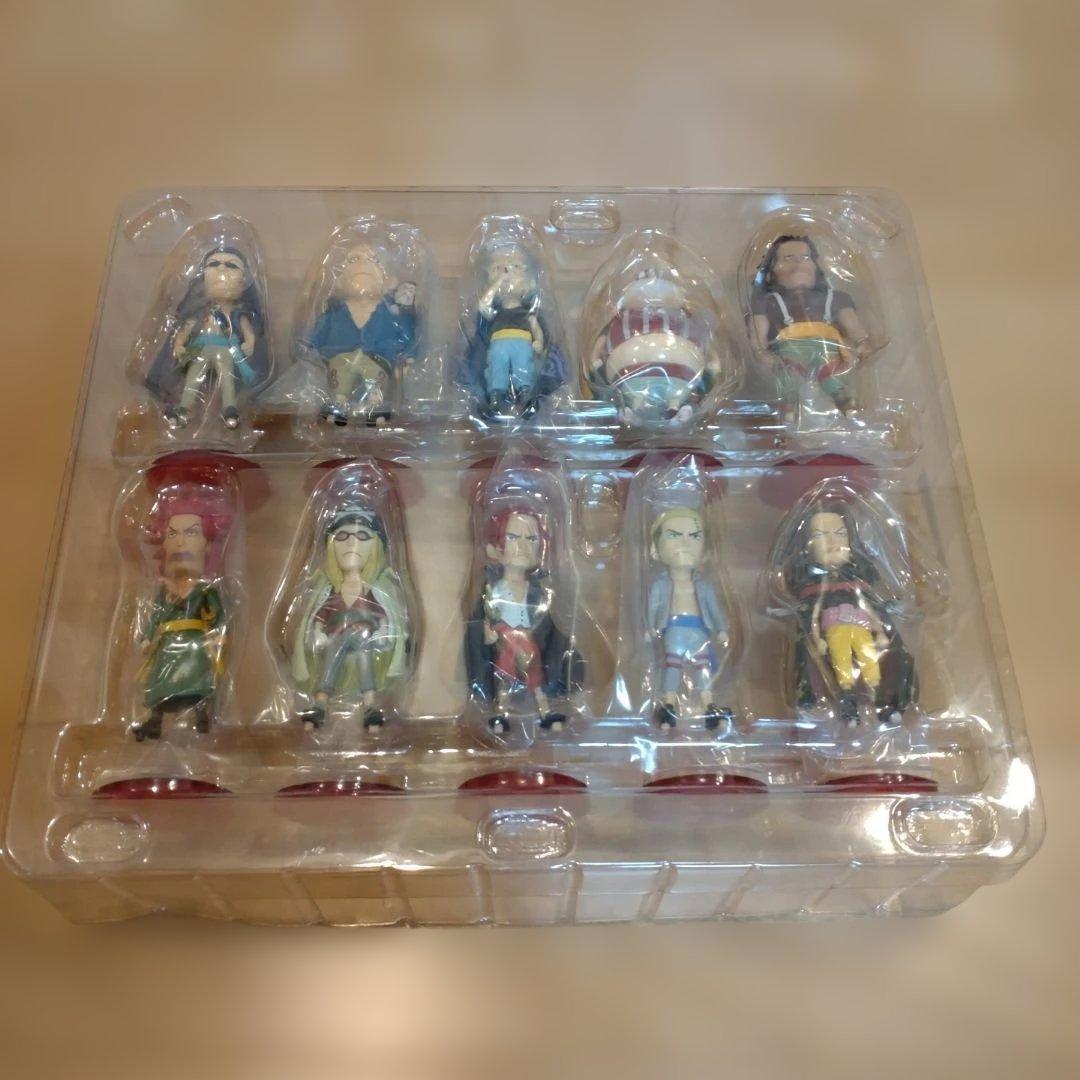 ワールドコレクタブルフィギュア PREMIUM　黒ひげ海賊団 & 赤髪海賊団