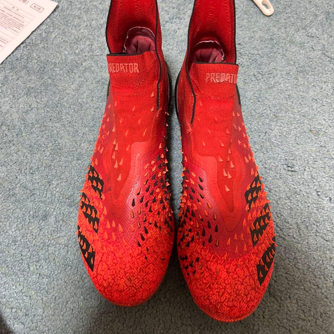 プレデター　サッカー　スパイク　adidas デーモンスキン　デーモン