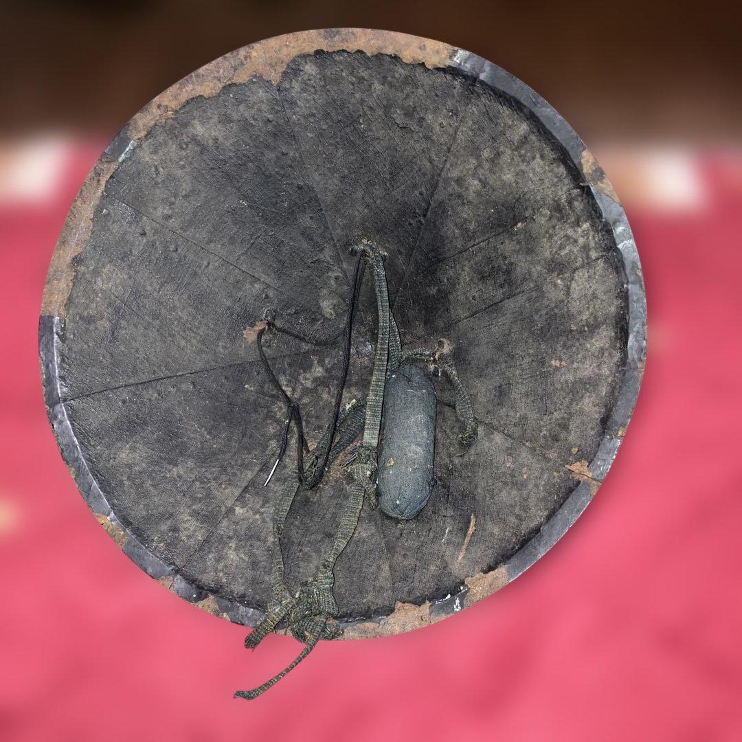 八枚　鐵漆塗八枚張陣笠