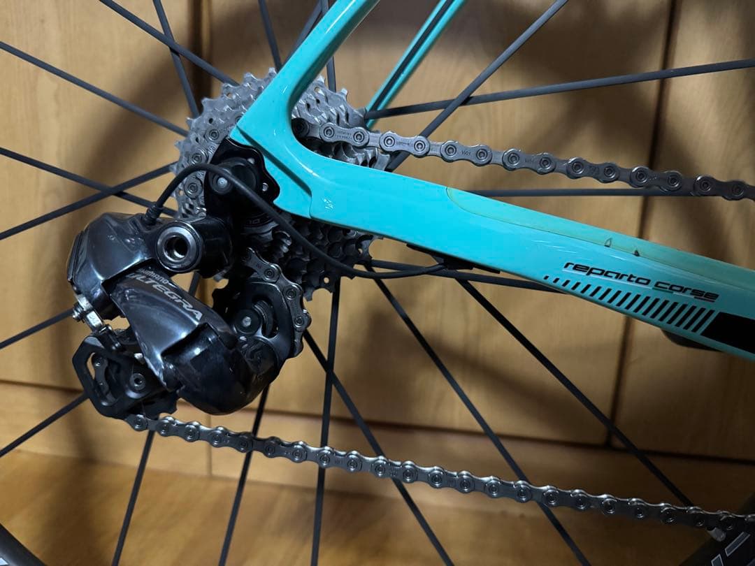 レース仕様！BIANCHI OLTRE XR3 Di2 レーシングゼロカーボン