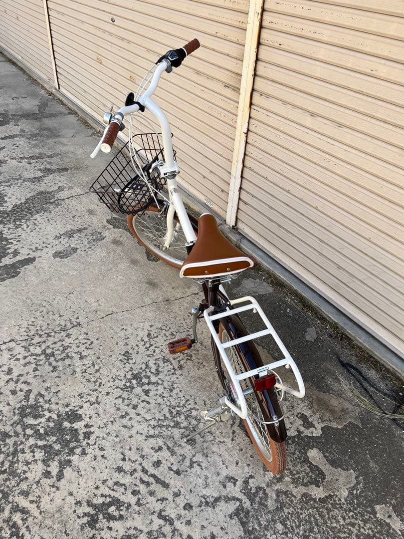 ラテ 折り畳み自転車 20インチ 6段 オートライト 前カゴ付き 直接引き取り