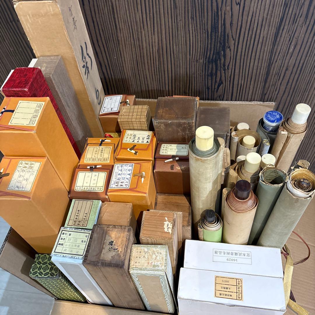 古い掛軸　たくさん