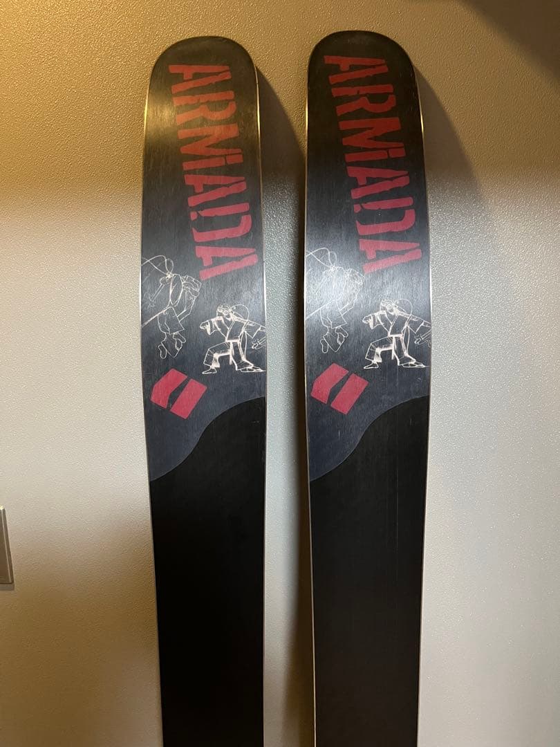 スキー板　Armada JJ 175cm