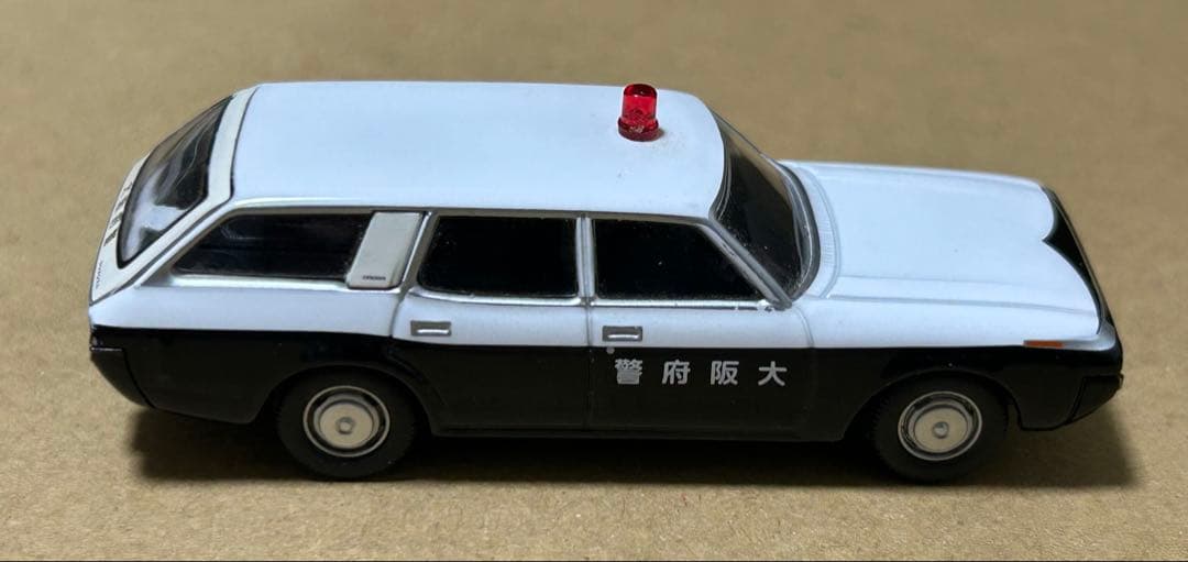 箱なし トミカリミテッドヴィンテージネオ クラウンバン カスタム 2台セット