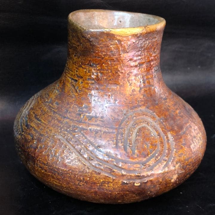 究極の美◼️蔵から凄い古い謎の美しい壺の様な陶器が出て来ました。水差し？茶道具？