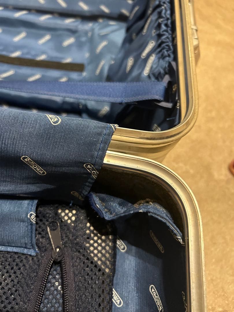 RIMOWA アルミニウム製キャリーケース