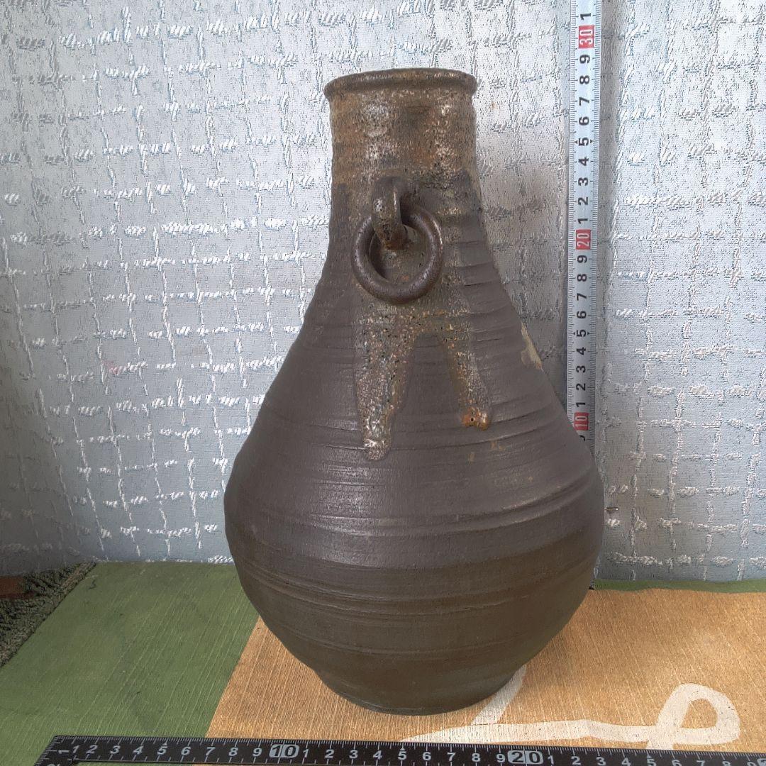 茶色の陶器製壺 金属製ハンドル付き 直しあります