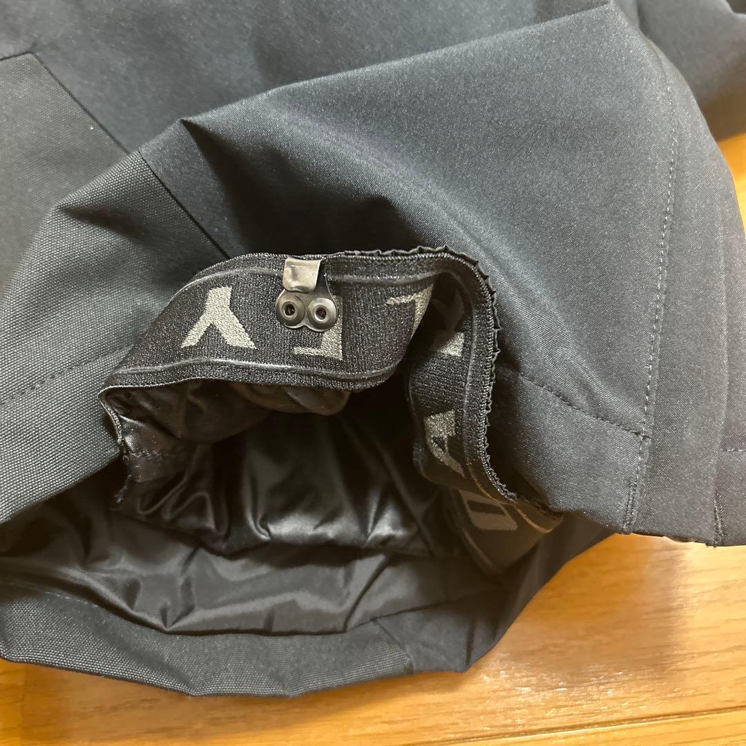 新品オークリースノーボードパンツXLサイズ（US Lサイズ）ブラックOakley