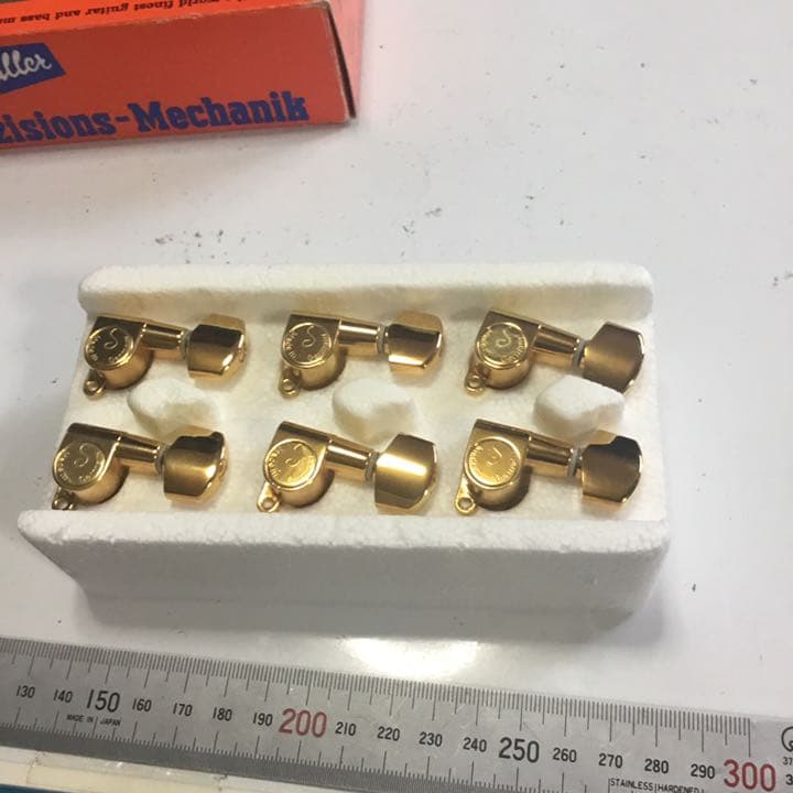 エレキギター用糸巻き(片側6 連/GOLD