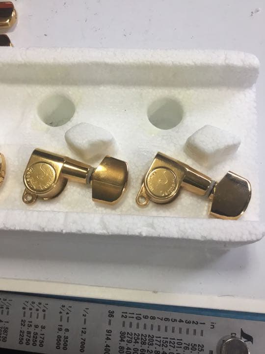 エレキギター用糸巻き(片側6 連/GOLD