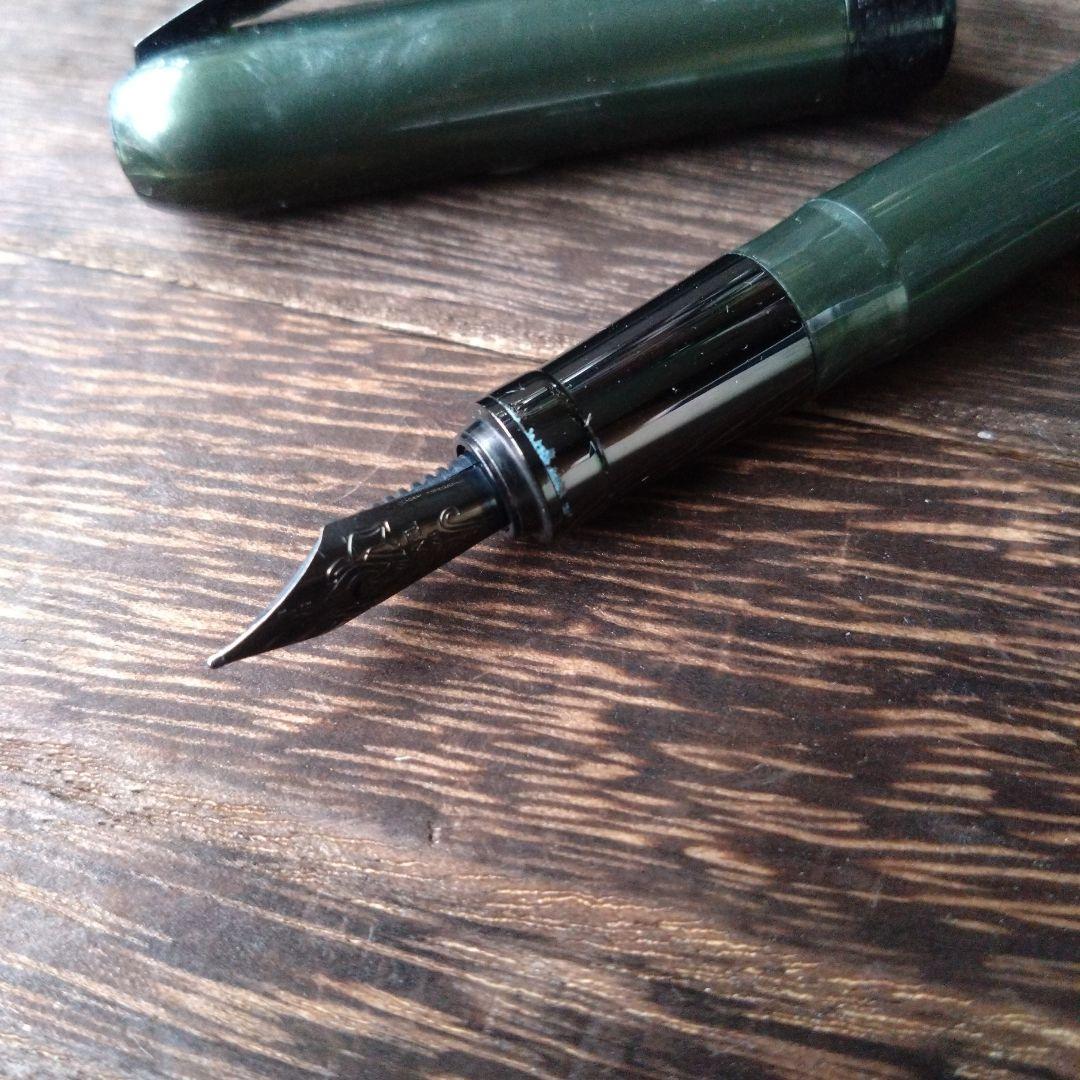 ビスコンティ 万年筆 カーキ グリーン VISCONTI