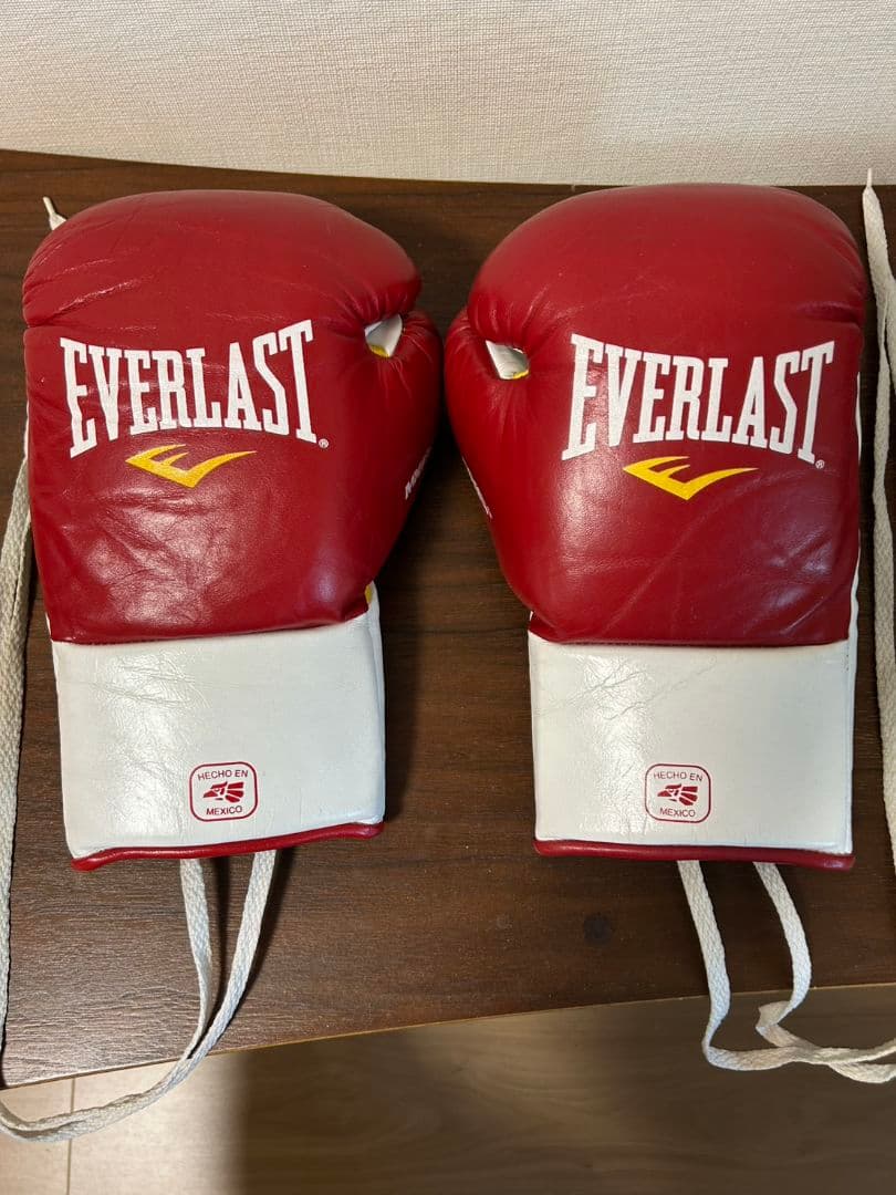 EVERLAST ボクシンググローブ 赤白