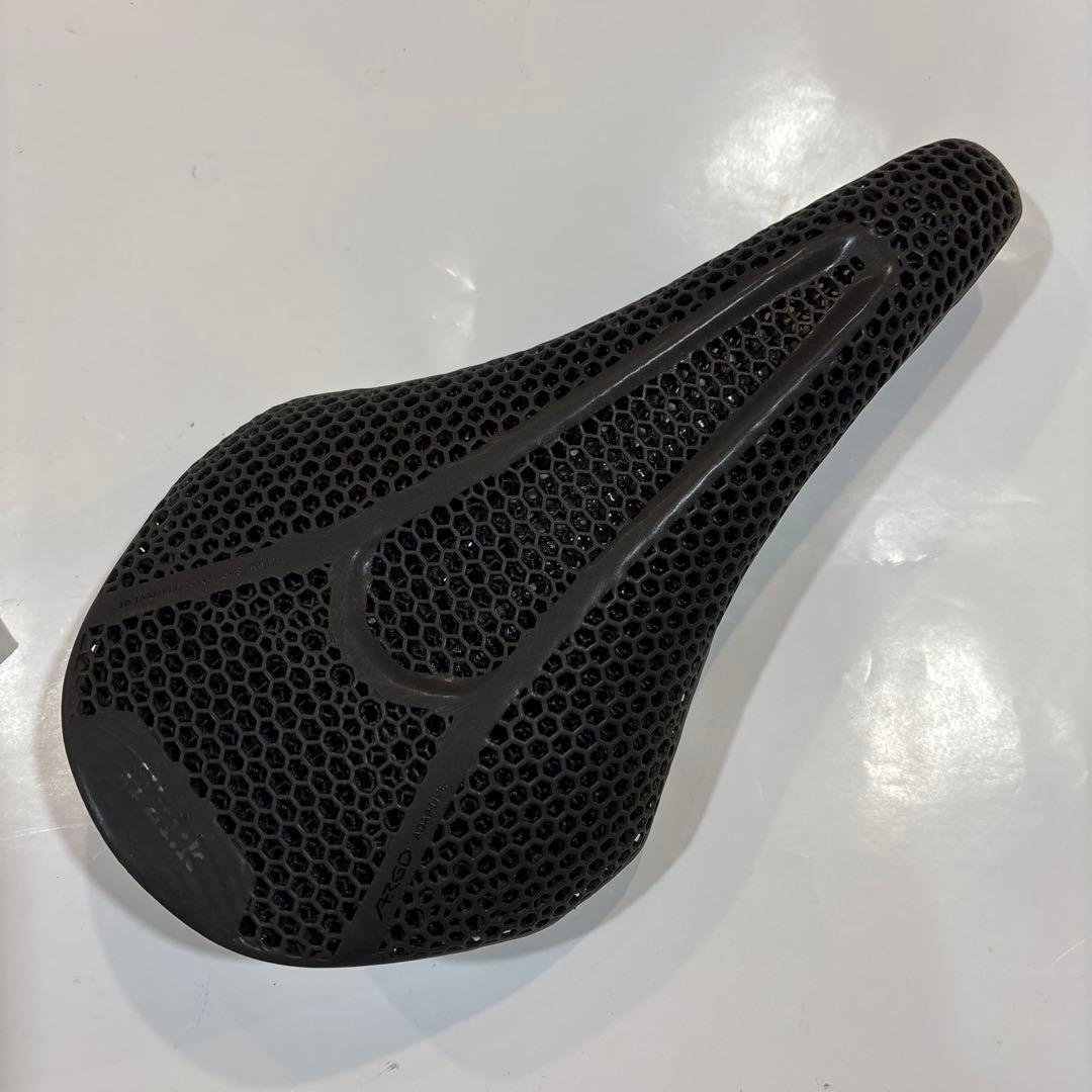 【新品】Fizik ARGO Adaptive Vento R1 サドル 140