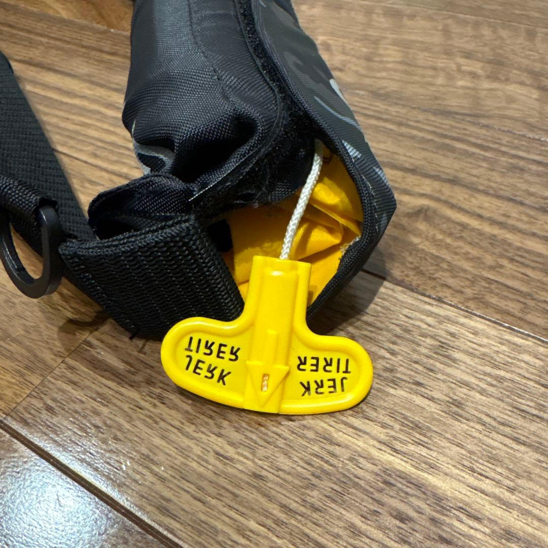 ブルーストーム 膨張式ライフジャケット 桜マーク