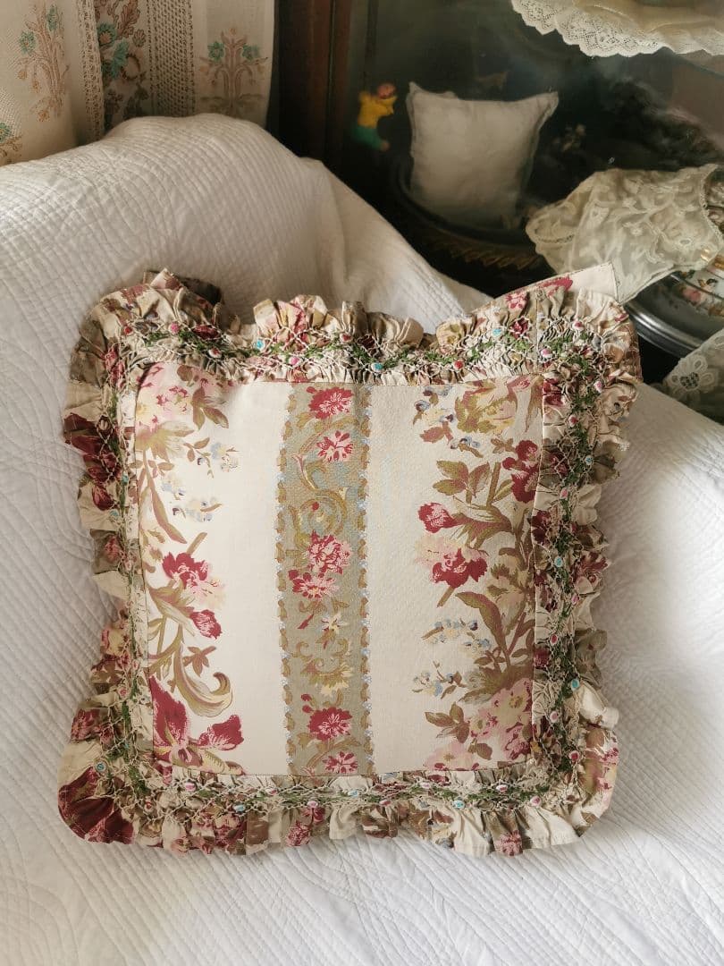 ヴィンテージ フランス スモック＆バリオン刺繍 花柄ファブリッククッションカバー