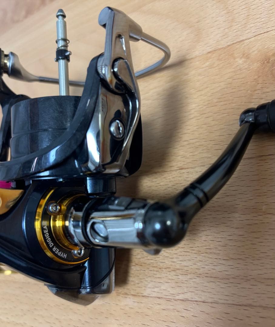 ダイワ　15TOURNAMENT iso 3000H-LBD右巻き