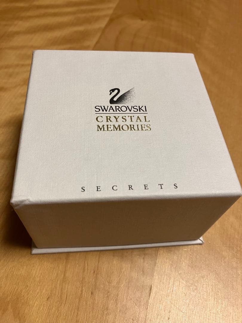 スワロフスキー社　クリスタルメモリーズ　シークレッツ　宝箱