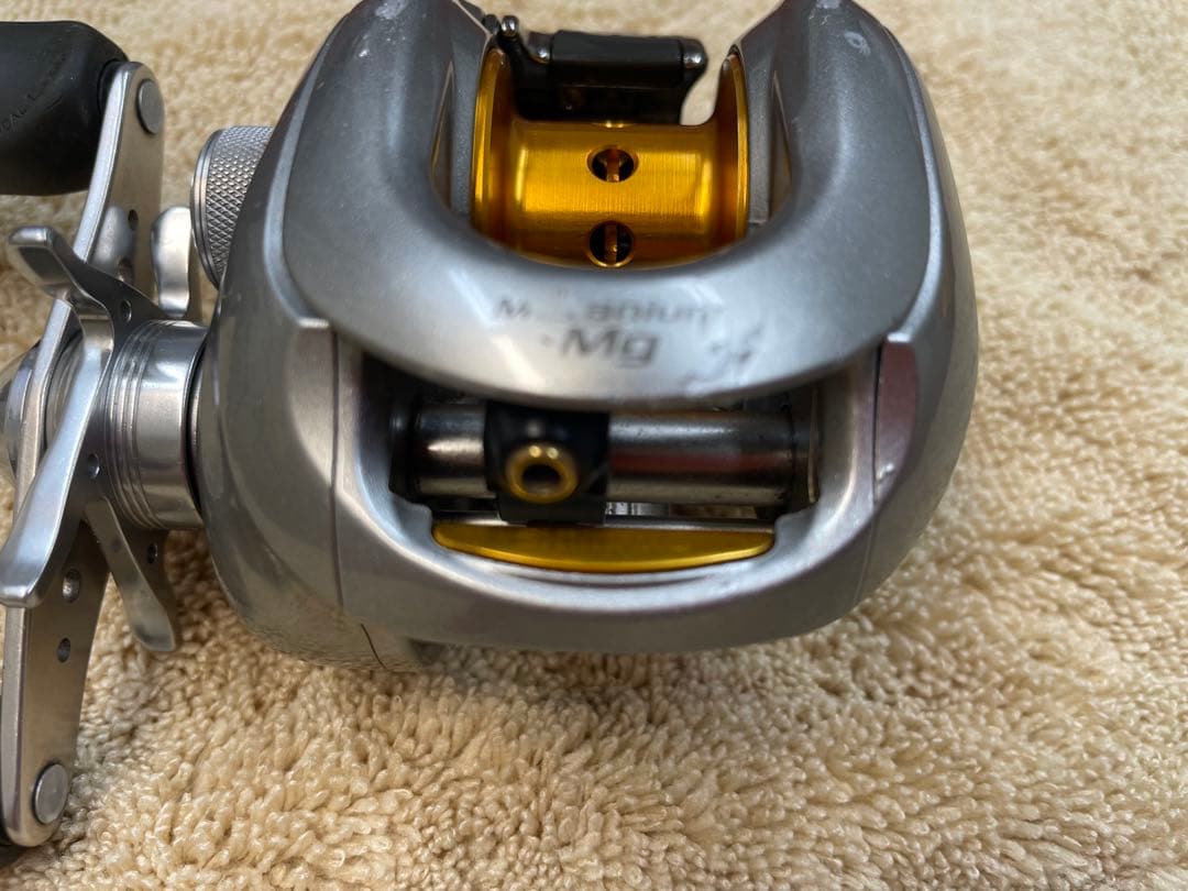 シマノ 07メタニウム Mg 右ハンドル