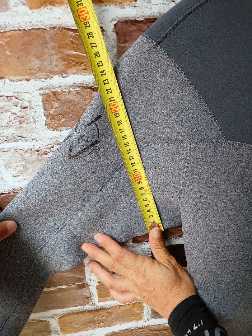 極美品『view』セミドライスーツグレー ネックエントリー 首バンド付