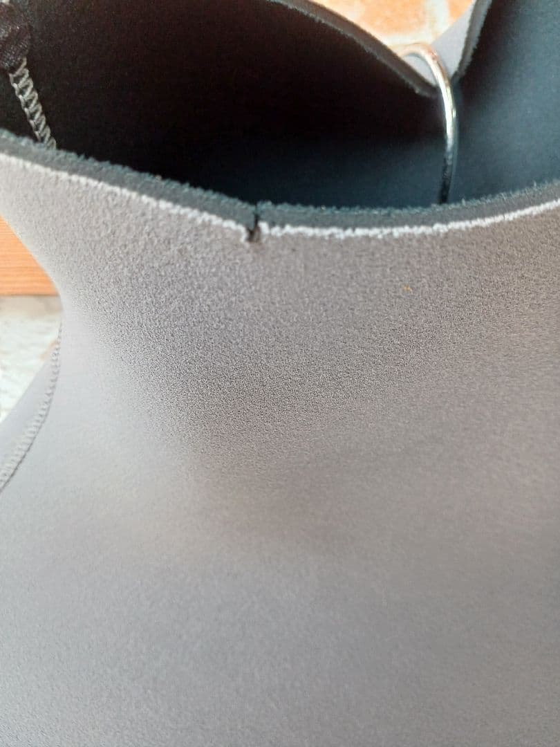 極美品『view』セミドライスーツグレー ネックエントリー 首バンド付