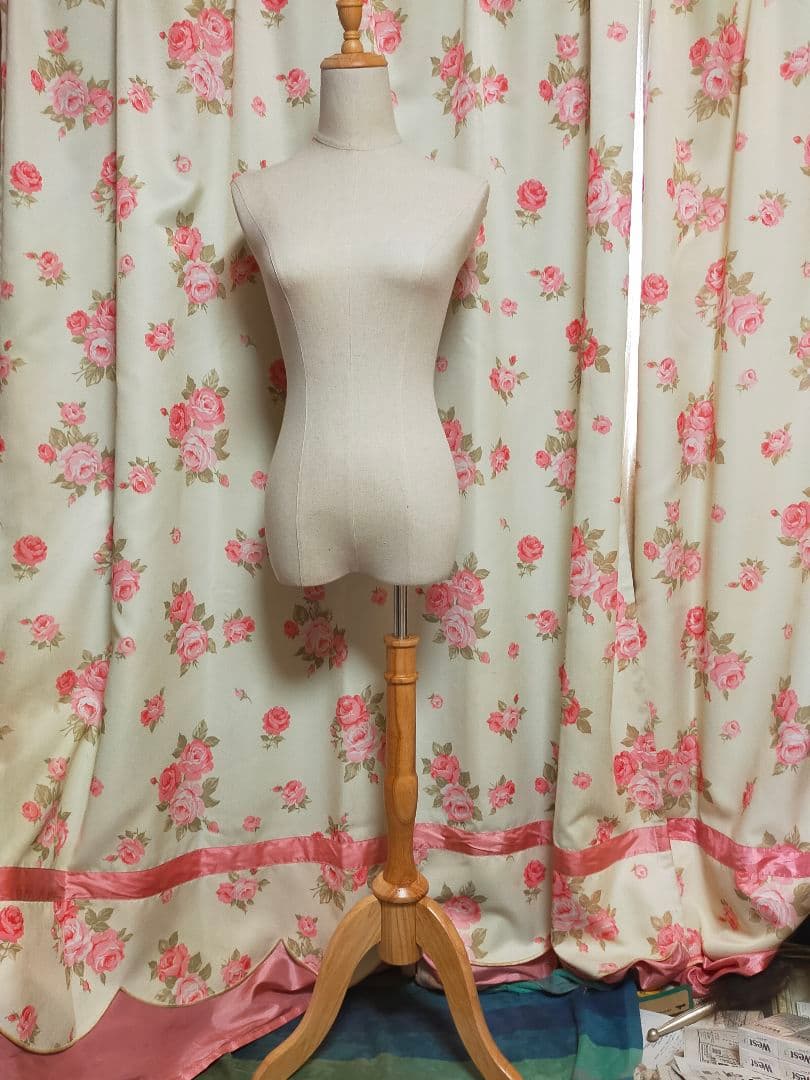 新品　スボン可　トルソー マネキン 7号 レディース 猫脚 　生地美品