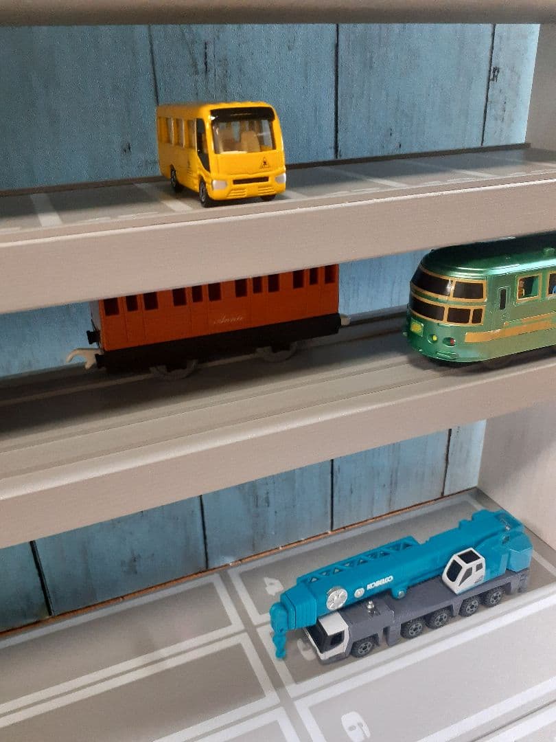 ゆるななちゃん★１枚板仕様、プラレール棚1段追加トミカプラレール収納棚