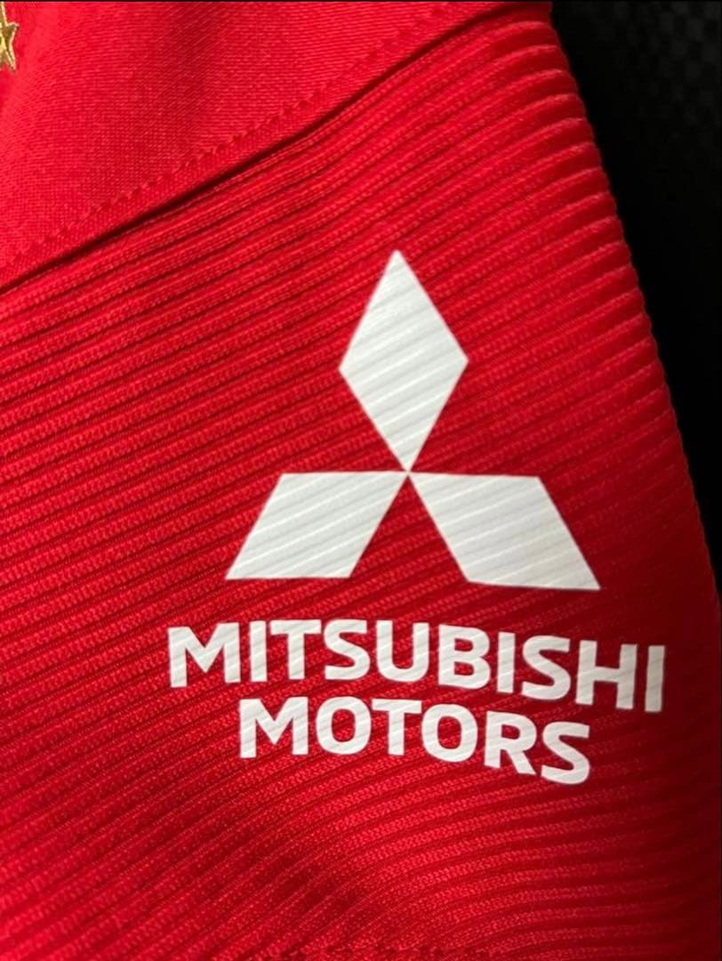 浦和レッズ　2022 オーセンティック　ユニフォーム　モーベルグ　10番