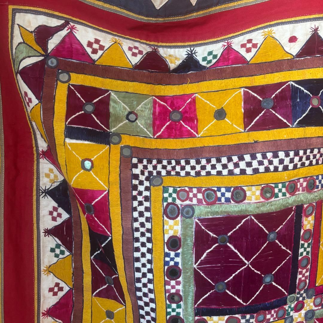 インドアンティークミラーワーク刺繍タペストリー