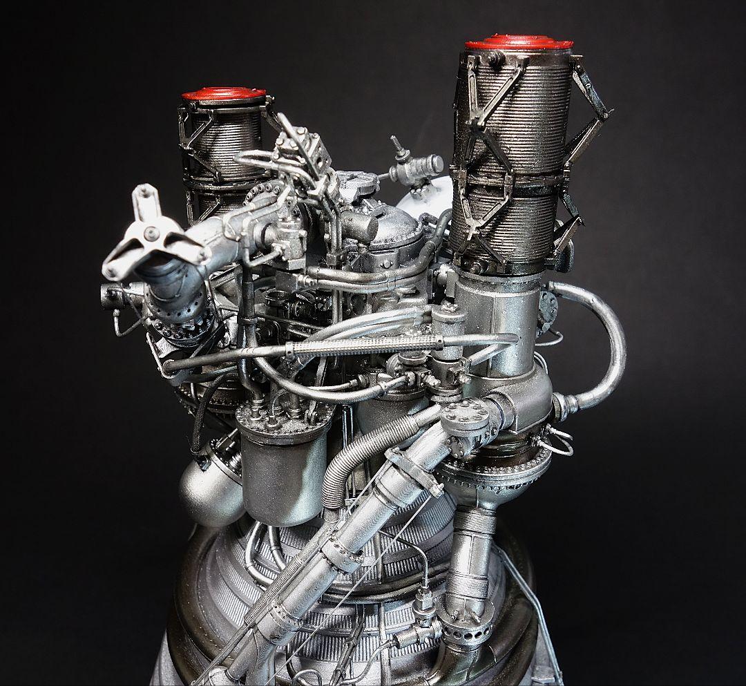 ロケットダイン社製 J-2 ロケットエンジンモデル完成品