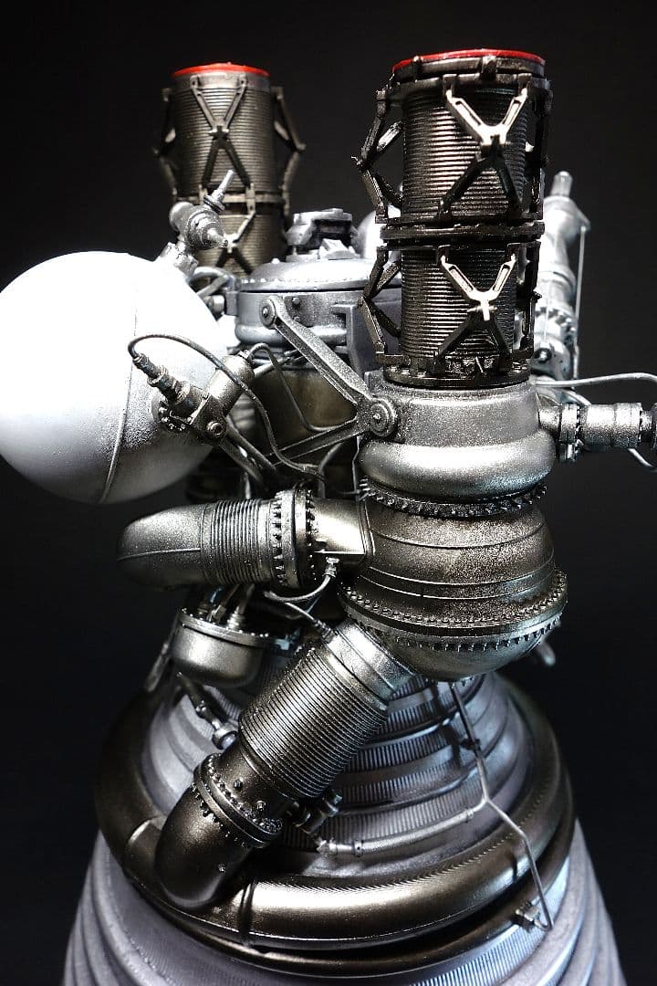 ロケットダイン社製 J-2 ロケットエンジンモデル完成品